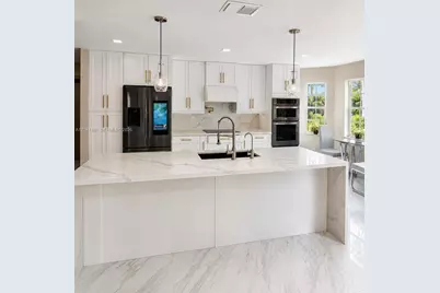 85 Gables Blvd, Weston, FL 33326 - Photo 9