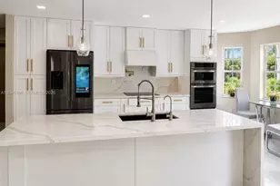 85 Gables Blvd, Weston, FL 33326 - Photo 9