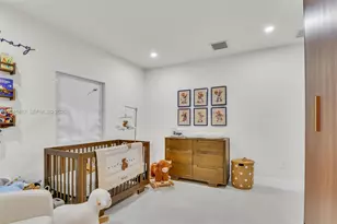 241 W 48th St, Hialeah, FL 33012 - Photo 25