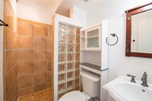 2133 N 14th Ave, Hollywood, FL 33020 - Photo 13