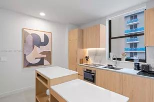 11 NE 6th St, Miami, FL 33132 - Photo 19