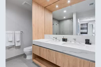 11 NE 6th St #807, Miami, FL 33132 - Photo 41
