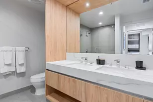 11 NE 6th St, Miami, FL 33132 - Photo 41