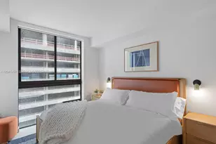11 NE 6th St, Miami, FL 33132 - Photo 35