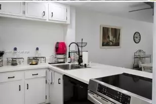 9611 SW 77th Ave, Miami, FL 33156 - Photo 5
