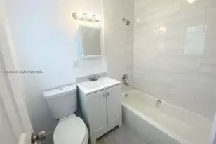 1005 NE 2nd St, Hallandale Beach, FL 33009 - Photo 11