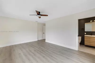 5718 NE 15th Ave, Fort Lauderdale, FL 33334 - Photo 23