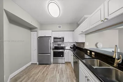 17150 N Bay Rd #2913, Sunny Isles Beach, FL 33160 - Photo 11