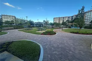 1200 St Charles Pl, Pembroke Pines, FL 33026 - Photo 21