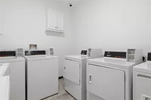 402 NW 12th Ave, Miami, FL 33128 - Photo 9