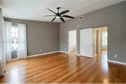 302 2nd St N #0, Saint Petersburg, FL 33701 - Photo 1
