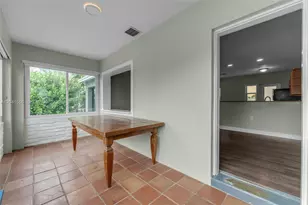 421 NW 105th St, Miami, FL 33150 - Photo 9
