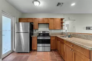 421 NW 105th St, Miami, FL 33150 - Photo 7