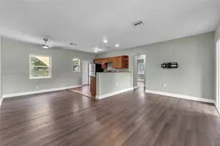 421 NW 105th St, Miami, FL 33150 - Photo 5