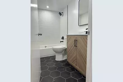 8100 Geneva Ct #142, Doral, FL 33166 - Photo 7