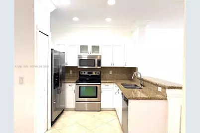 2560 Cordoba Bnd #2560, Weston, FL 33327 - Photo 3