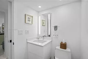 6423 Collins Ave, Miami Beach, FL 33141 - Photo 29