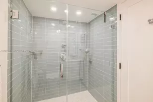 6423 Collins Ave, Miami Beach, FL 33141 - Photo 11