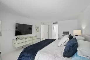 6423 Collins Ave, Miami Beach, FL 33141 - Photo 19