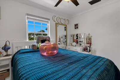 11525 Snapper Creek Dr, Miami, FL 33173 - Photo 13