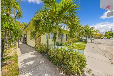 1477 NW 2nd St, Miami, FL 33125 - Photo 3