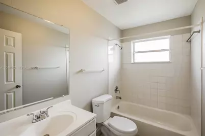 3333 NW 32nd Ct, Lauderdale Lakes, FL 33309 - Photo 17