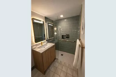 159 NE 6th St #2606, Miami, FL 33132 - Photo 5