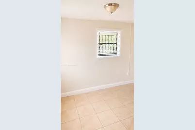 943 NW 63rd St, Miami, FL 33150 - Photo 9