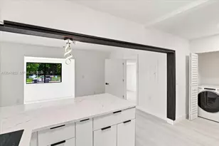 811 NW 65th St, Miami, FL 33150 - Photo 9