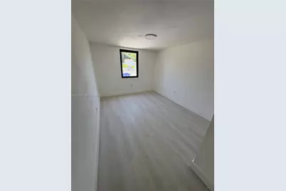 811 NW 65th St, Miami, FL 33150 - Photo 13