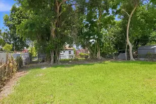 811 NW 65th St, Miami, FL 33150 - Photo 21