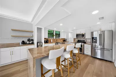 460 W Dilido Dr, Miami Beach, FL 33139 - Photo 9