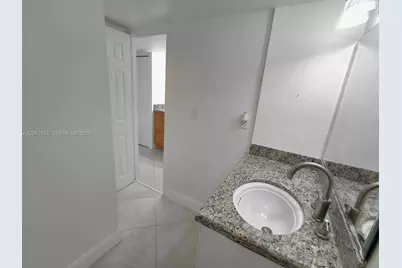 5701 Collins Ave #619, Miami Beach, FL 33140 - Photo 9