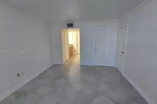 5701 Collins Ave, Miami Beach, FL 33140 - Photo 15