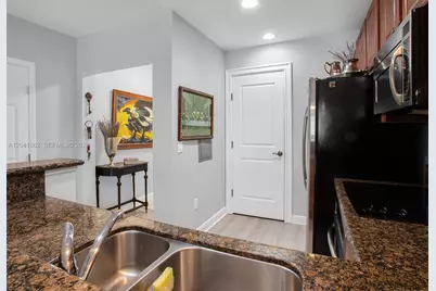 16101 Emerald Estates Dr #155, Weston, FL 33331 - Photo 17