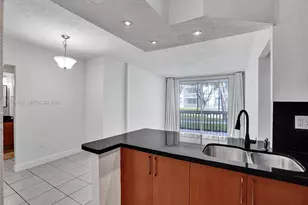 6705 NW 169th St, Hialeah, FL 33015 - Photo 9