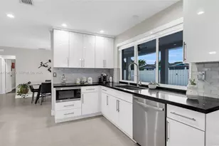 8661 NW 20th Ct, Sunrise, FL 33322 - Photo 15