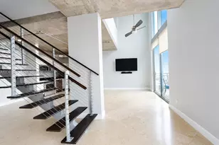 690 SW 1st Ct, Miami, FL 33130 - Photo 3