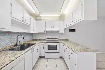 3118 Spanish Wells Dr #15-C, Delray Beach, FL 33445 - Photo 9