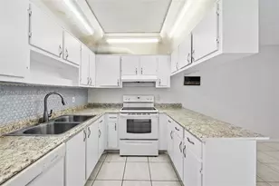 3118 Spanish Wells Dr, Delray Beach, FL 33445 - Photo 9