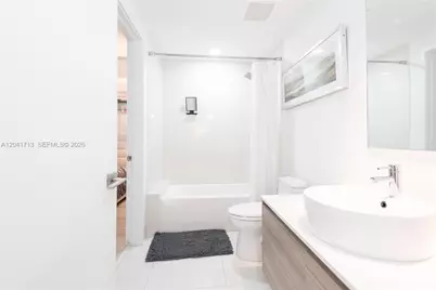 121 NE 34th St #814, Miami, FL 33137 - Photo 21