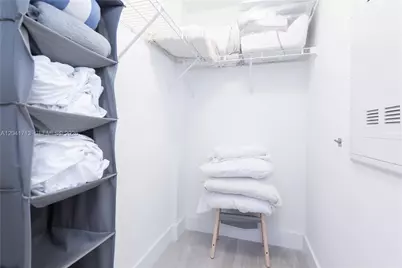 121 NE 34th St #814, Miami, FL 33137 - Photo 15