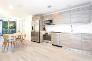 121 NE 34th St, Miami, FL 33137 - Photo 11