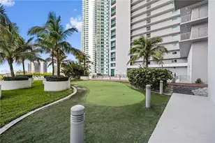 888 Biscayne Blvd, Miami, FL 33132 - Photo 25