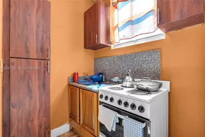 576 NW 147th St, Miami, FL 33168 - Photo 35