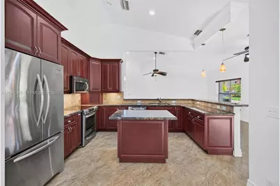 1380 NW 103rd Ter, Plantation, FL 33322 - Photo 9