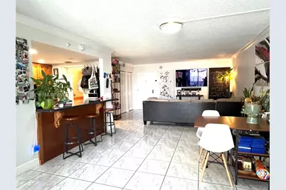 2401 Collins Ave #1009, Miami Beach, FL 33140 - Photo 11