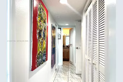2401 Collins Ave #1009, Miami Beach, FL 33140 - Photo 17