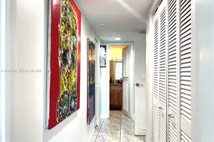 2401 Collins Ave, Miami Beach, FL 33140 - Photo 17