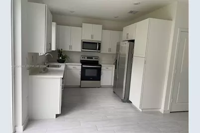 1068 SE 24th Ave #1068, Homestead, FL 33035 - Photo 1
